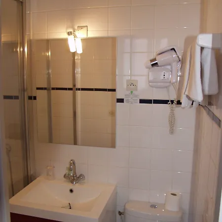 Cit'hotel Beausejour شيربوغ أون كوتننتين